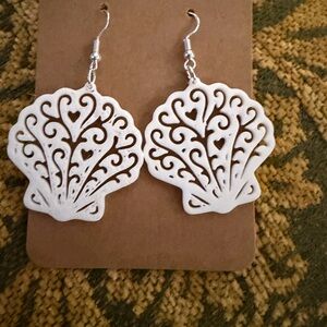 White Shell Filigree Dangle Earrings - Unbranded